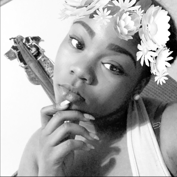 Meet your Posher, Miesha - Picture 1 of 1